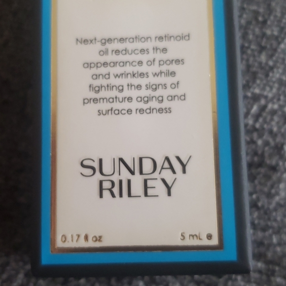 Sunday Riley Luna Retinol Sleeping Night Oil 5ml - Picture 2 of 7